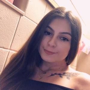 Meet your Posher, Dominga